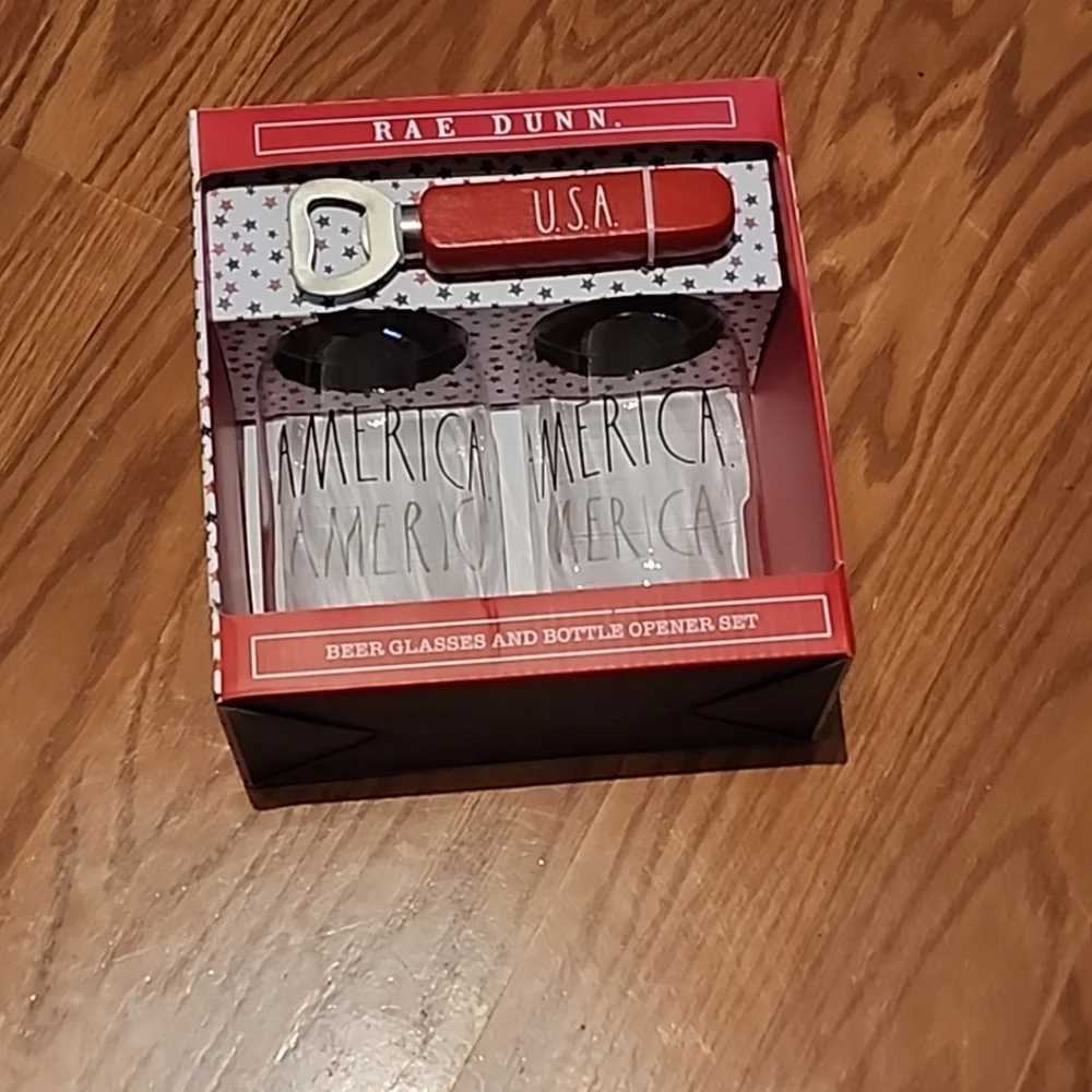NIB Dunn Red and White‎ Beer Glasses and Bottle Opener Set